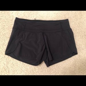 Lululemon run times black shorts size 8